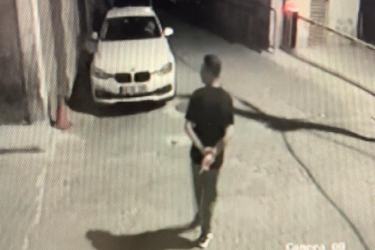 Genç kadına gece yarısı dehşeti yaşatan şüpheliyi güvenlik kamerası ele verdi