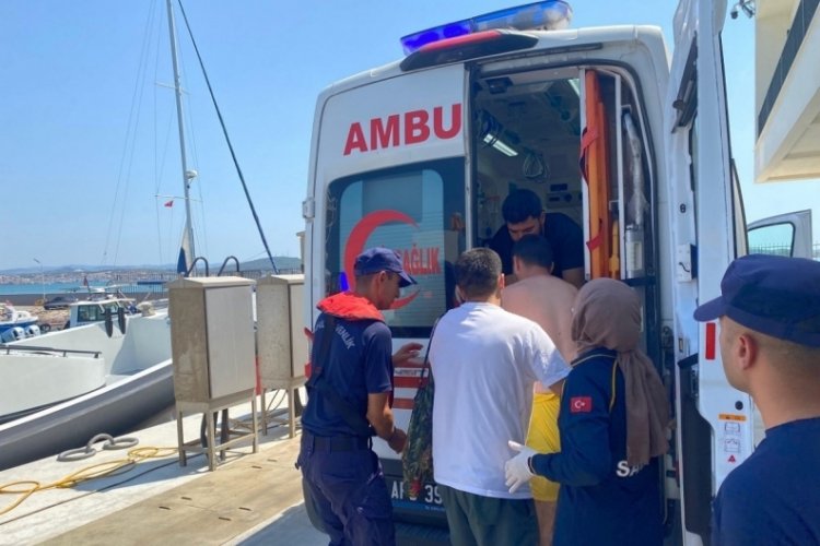 Balıkesir açıklarında yaralanan şahıs sahil güvenlik ekiplerince tahliye edildi