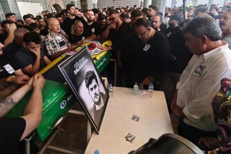Sosyal medya yayıncısı Jrokez son yolculuğuna uğurlandı 