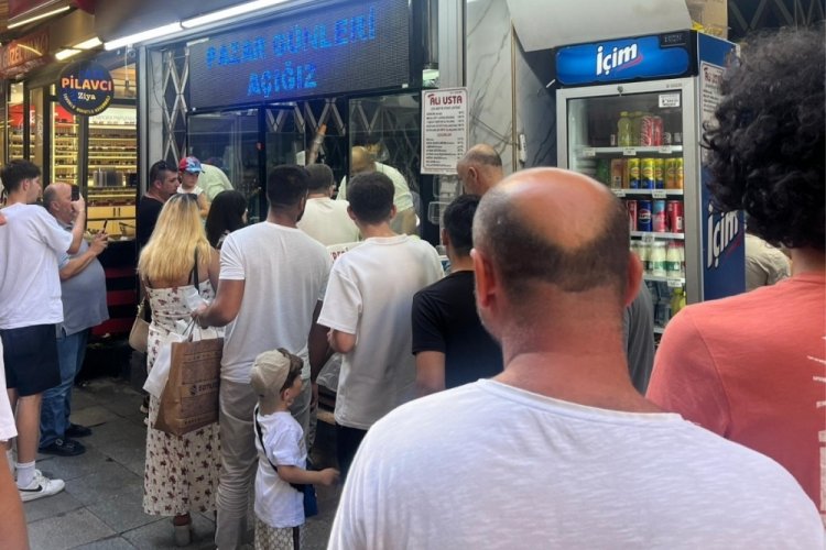 Ünlü çiğ köftecide adım atılacak yer kalmadı! 