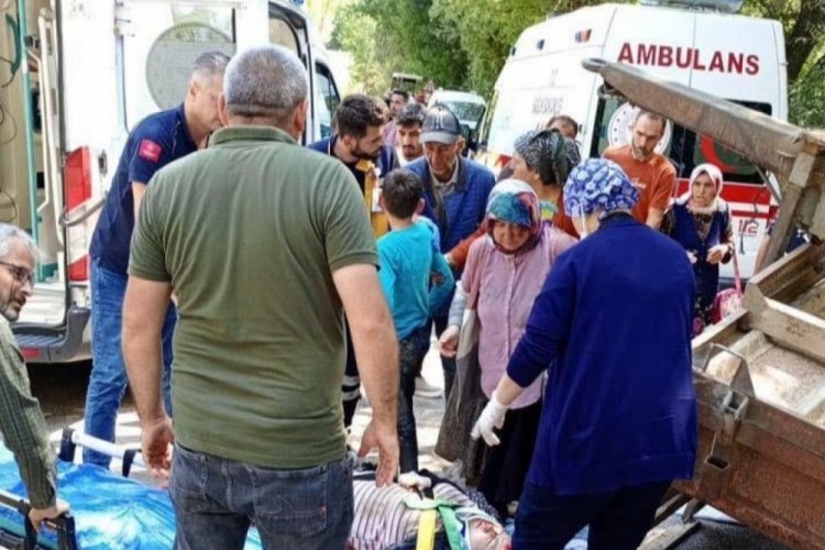 Devrilen traktörde çok sayıda yaralı var...