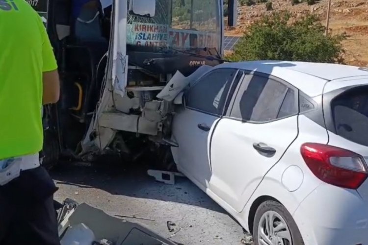 Zincirleme kazada korkunç anlar! Ölü ve yaralı var...
