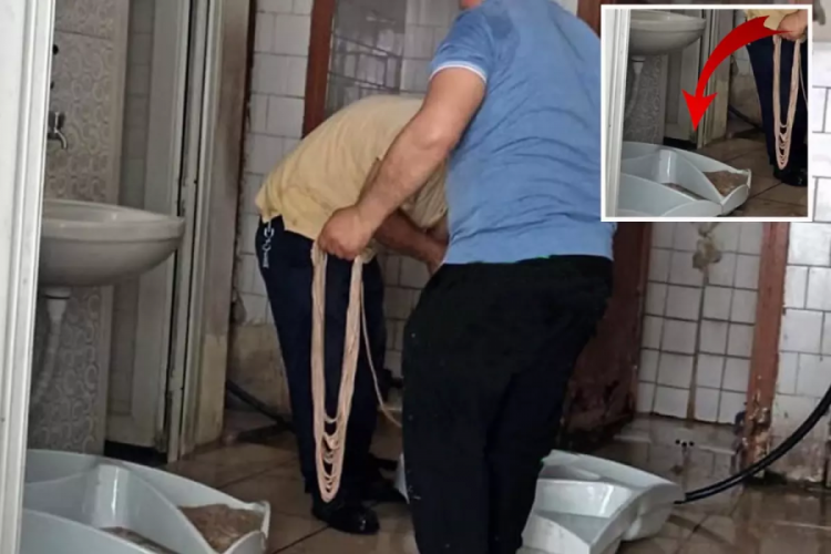 Mide bulandıran görüntüler! Tuvalette hazırlayıp, insanlara satıyorlar