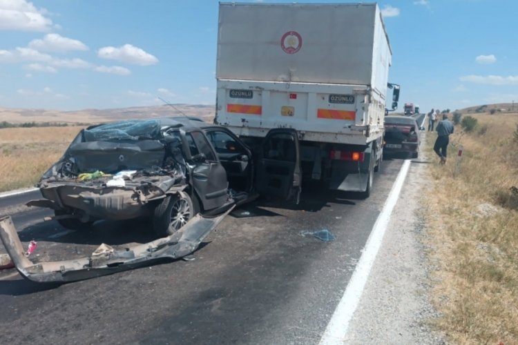 Çorum'da 5 araç birbirine girdi: 10 yaralı 