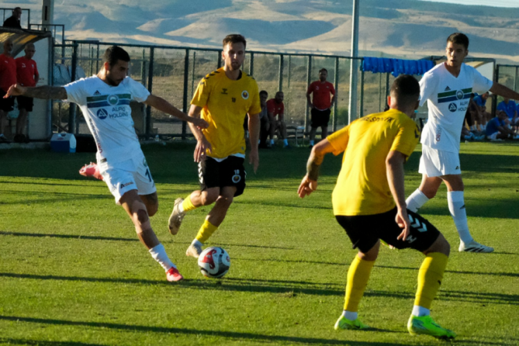 Bursa Nilüfer Futbol A.Ş'den hazırlık maçında galibiyet!