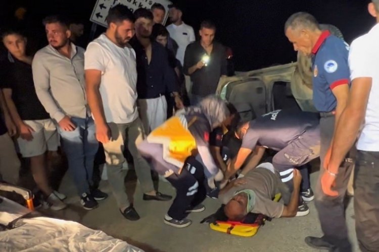 Takla atan otomobilde sıkışan sürücüyü itfaiye ekipleri kurtardı