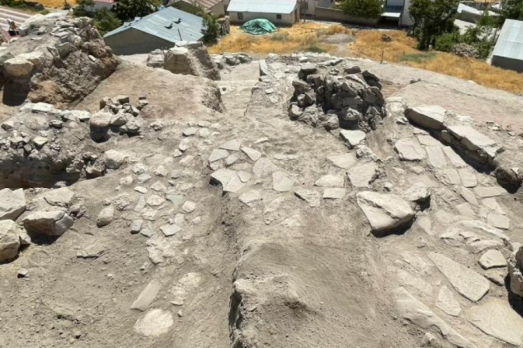 Tadım Kalesi'nde "Roma Kral veya Soylu Yolu" keşfedildi
