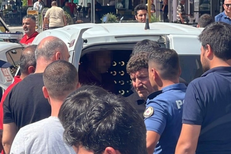 Husumetlisini öldürdü, bankada yakalandı