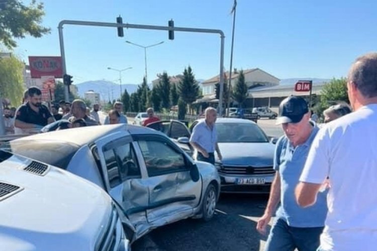 Elazığ'da zincirleme trafik kazası: 1 yaralı