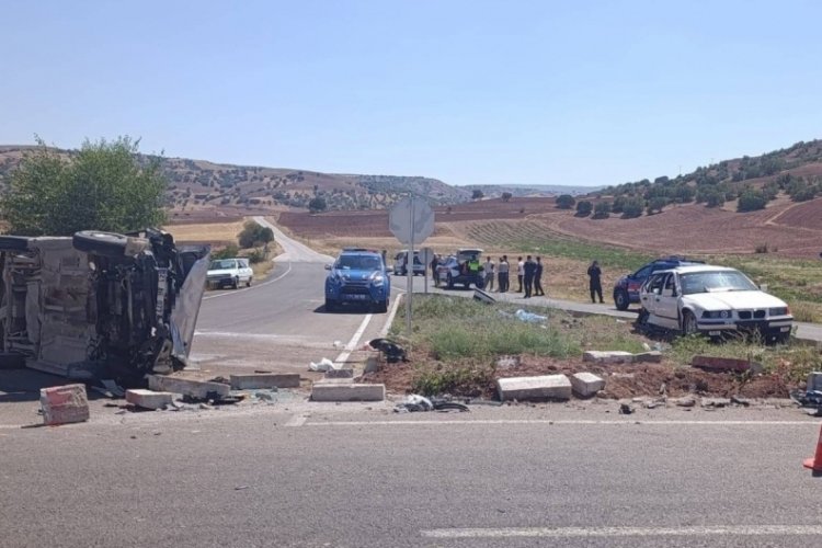 Kırıkkale'de iki otomobil çarpıştı: 3 yaralı