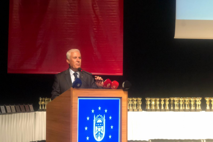 Bursa Süper Amatör Ligi şampiyonları kupalarını aldı!
