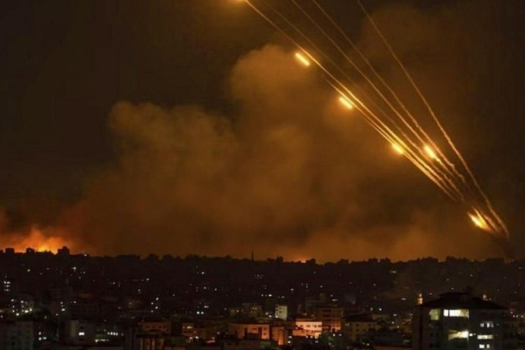 Yemen'den İsrail'e füze saldırısı! Uçuşlar iptal...