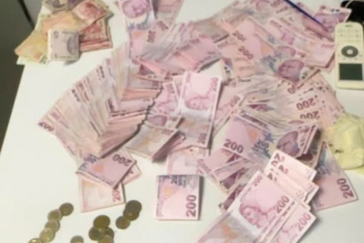 Dilenci, zabıta ekiplerine yakalandı! Üzerinden çıkan para şok etti...
