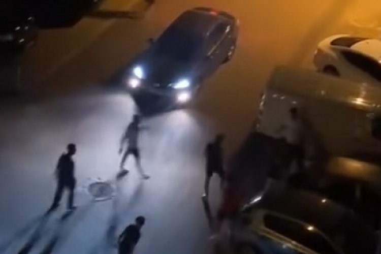 Bursa'da gençlerin 'laf atma' tartışması tekmeli tokatlı kavgaya dönüştü