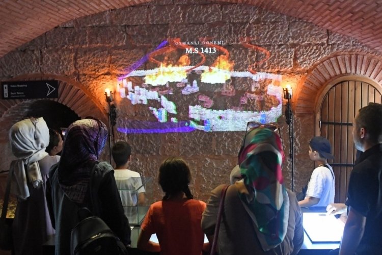 Bursa'da minik arkeologlar tarihi mekanlarını gezdi