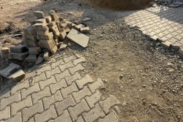 Çalışma sonrası toz çilesi: Esnaf ve vatandaş dertli!