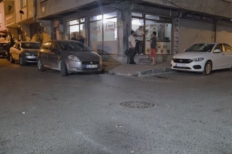 Kız meselesi bıçaklı kavgaya döndü: 1 kişi ağır yaralandı