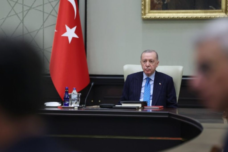 Kabine yarın toplanıyor! Adres Ahlat...