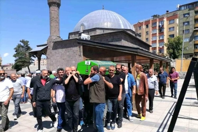 Türk Halk Müziği'nin güçlü sesi Bahattin Karakoç hayatını kaybetti