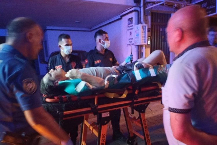Evde düşen şahsın imdadına polis ve itfaiye ekipleri yetişti 