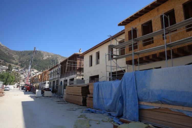 Depremde yerle bir olan Antakya'nın ticaret merkezi yeniden inşa ediliyor