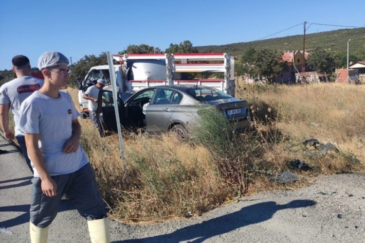 Balıkesir'de trafik kazası: 3 yaralı