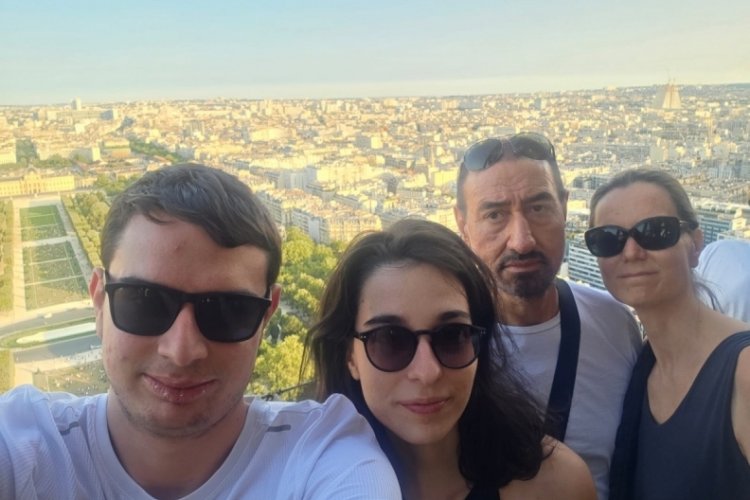 Bursalı ikizler, doktor babalarının mezun olduğu üniversiteyi kazandı