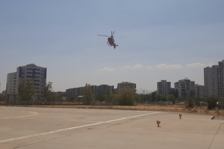 Havuza düşen yaşlı adam ambulans helikopterle hastaneye sevk edildi 