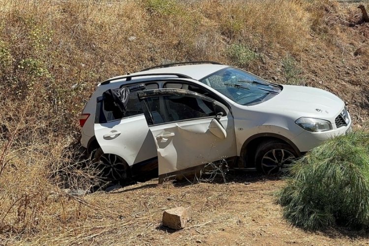 Bursa'da otomobil zeytinliğe uçtu! Burnu bile kanamadı...