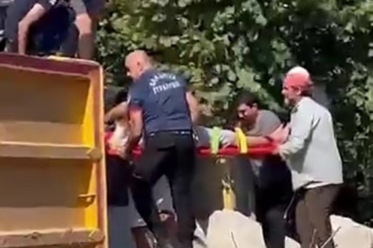 Kontrolden çıkan hafriyat kamyonu devrildi