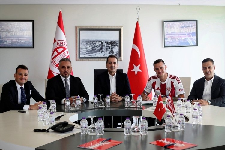 Antalyaspor, Bosna Hersekli futbolcu Dario Saric'i transfer etti