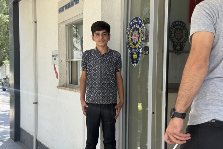 İnsanlık ölmemiş dedirten hareket! Milyonlarca liralık altını sahibine teslim etti...