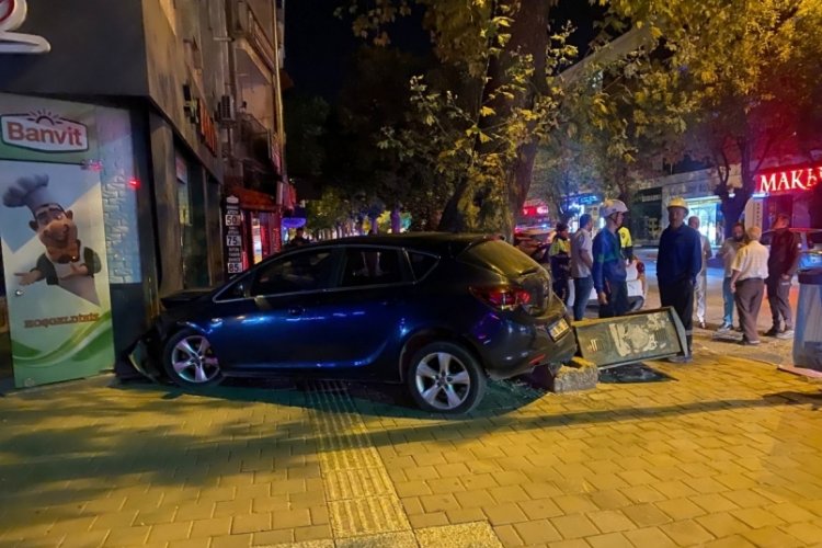 Bursa'da gece saatlerinde panik anları! 2 yaralı...