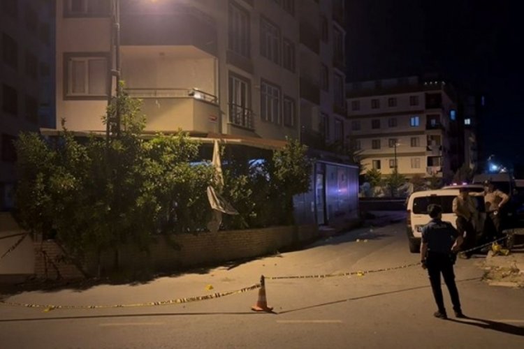 Gece yarısı kafeye silahlı saldırı!