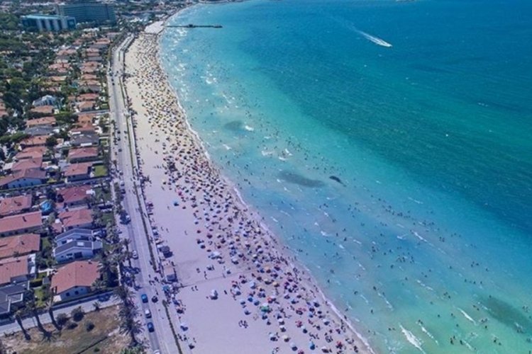 Tatilciler Çeşme'den kaçmıştı: İZSU'dan açıklama geldi!