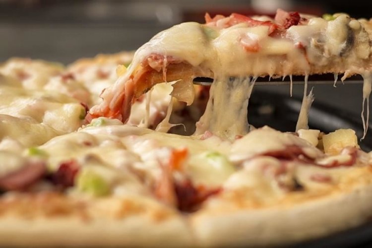Pizza devinde kriz! Türkiye'de de şubeleri var