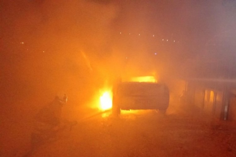 Hatay'da 2 farklı noktada çıkan yangında 2 araç yandı