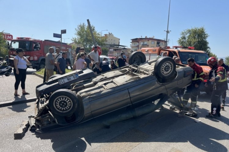 Otomobil takla attı: 2 kişi yaralandı