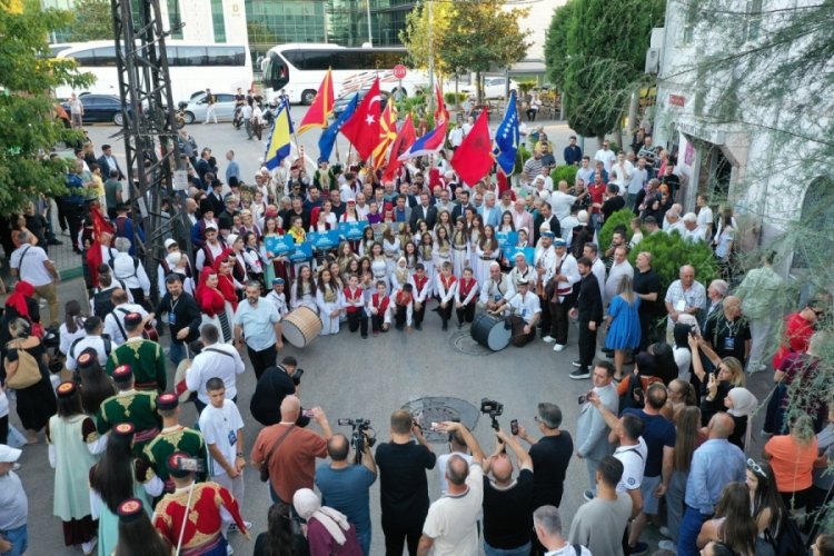 Osmangazi'de Uluslararası Balkan Festivali renkli görüntülerle start aldı