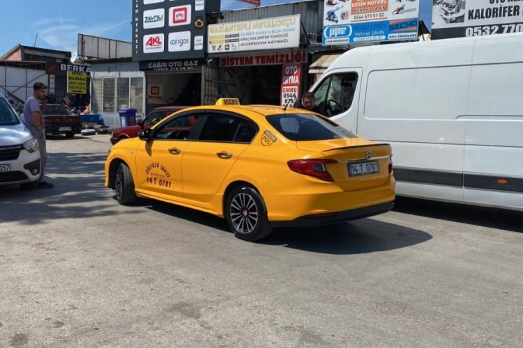 Bolu'da alkollü yolcu, taksi şoförüne kurusıkı silah çekti