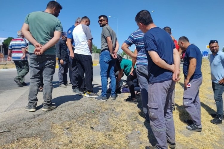 Tırın çarptığı elektrikli motosikletin sürücüsü hayatını kaybetti