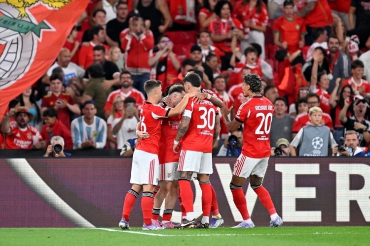 Fenerbahçe, Benfica karşısında ilk yarıyı 1-0 geride kapattı!