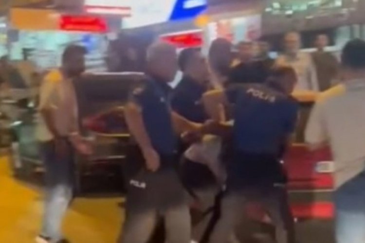 Kesici aletle ambulansa saldırı
