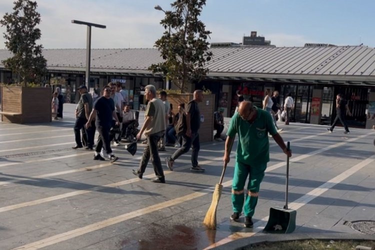 Bursa'da husumetlisini yumruk ile yere serdi!