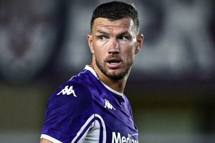 Fiorentina'ya galibiyeti 89. dakikada Edin Dzeko getirdi 