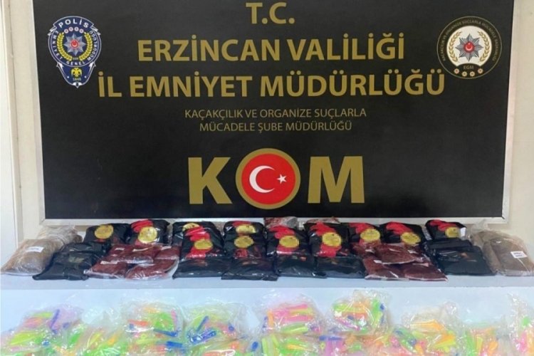 Erzincan'da kaçak nargile tütünü ile sipsi ele geçirildi