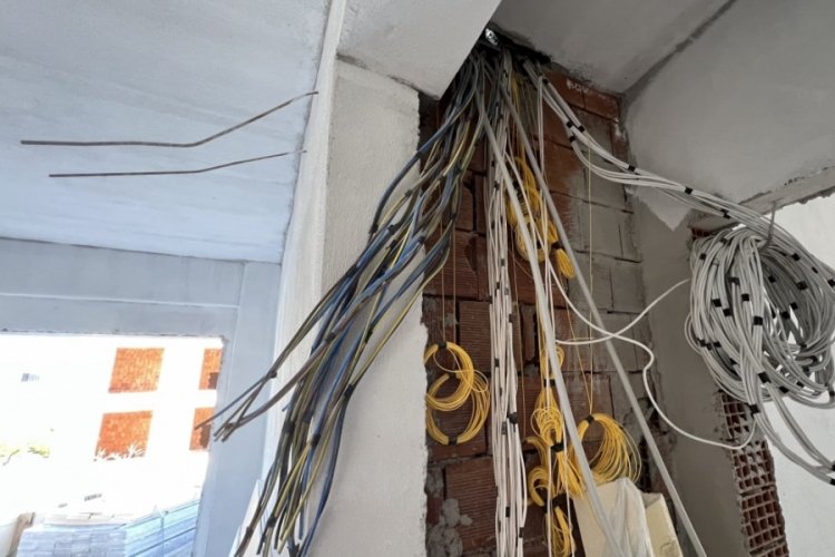 İnşaattan 150 bin liralık kablo hırsızlığı