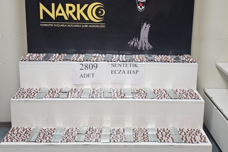 16 yaşındaki şüpheli 2 bin 809 adet uyuşturucu hapla yakalandı