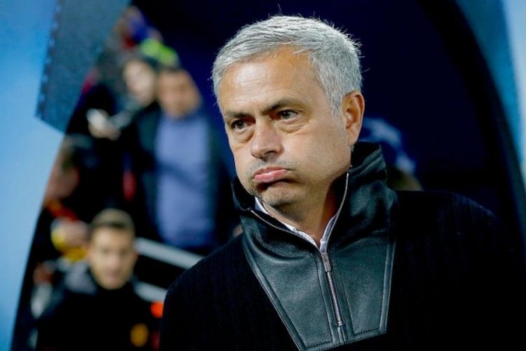 Jose Mourinho Fenerbahçe'den ayrıldı mı? Kulüpten flaş açıklama....