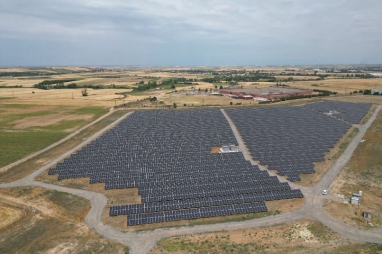 CW Enerji'den Tekirdağ'a 9863,6 kWp'lik arazi GES